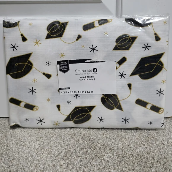 GRADUATION TABLE COVER OR BACKDROP - Picture 3 of 3